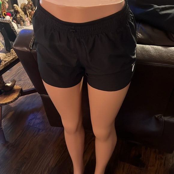 Nike 🤩 - Picture 3 of 4